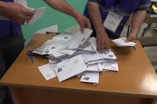 انتهاء المرحلة الثالثة من الانتخابات البلدية.. فرز الأصوات يتواصل بانتظار النتائج
