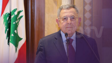 السنيورة من السراي: ندعم الرئيس سلام بقرار حصرية السلاح بيد الدولة