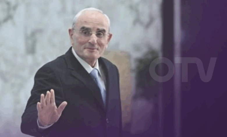 وزير الدفاع يتصل بقائد الجيش بالنيابة معزيًا