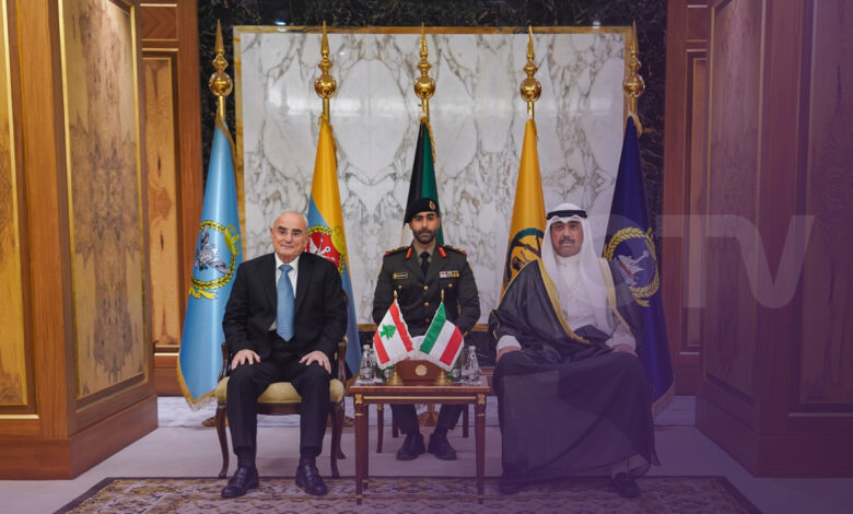 وزير الدفاع يلتقي نظيره الكويتي: دعم دولة الكويت يشكل ركيزة أساسية في صمود الجيش