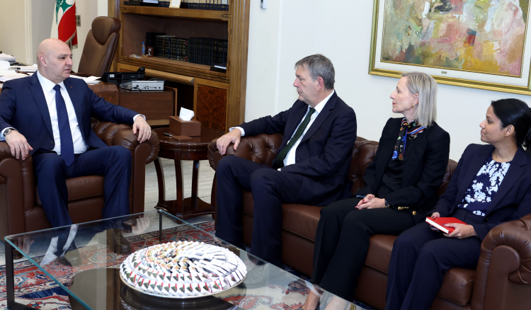 الرئيس عون استقبل مفوض الأونروا والسفير الأميركي وتلقى برقيات تهنئة بالاستقلال