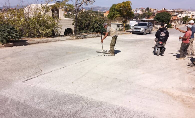 بدء أعمال تزفيت شوارع الخيام ضمن خطة التعافي وإعادة إعمار المدينة