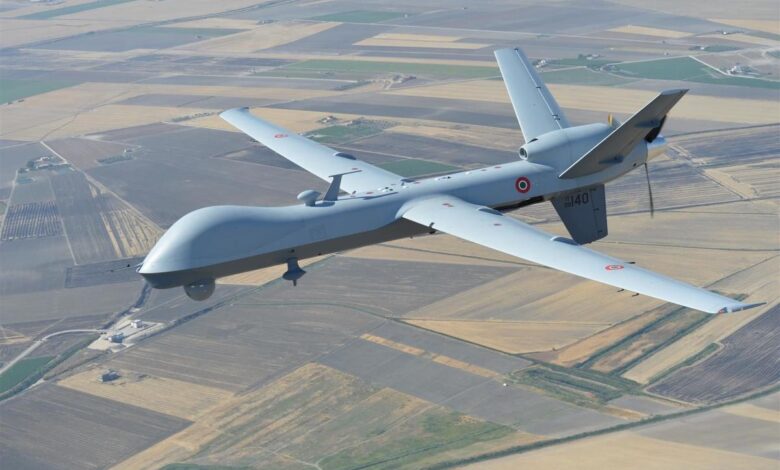 طائرة مسيرة لا تنام ببطارية مدى الحياة