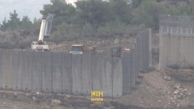 مراسل المنار يوثق بناء الاحتلال جدار اسمنتي في محيط موقع حدب يارون وخرقه للخط الأزرق