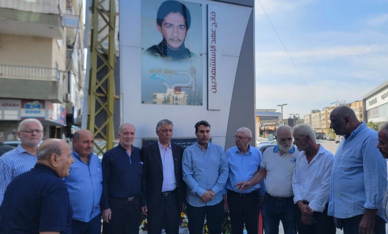 نقابیو الجنوب یحیون يوم الشهيد بزيارة للنصب التذكاري للاستشهادي أحمد قصير في صور