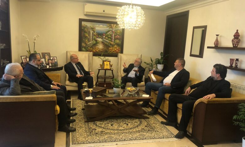 الصمد التقى وزير العمل وأكد أن مسألة مشروعية المقاومة مرتبطة ببقاء الاحتلال