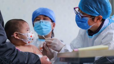 الكشف عن معلومات جديدة بشأن “وفيّات الأطفال” جراء لقاحات كورونا