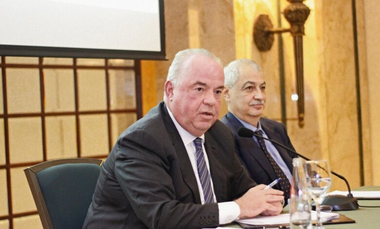 المكتب الاعلامي لوزير الاتصالات أعلن “الاعتبارات لرفض مشروع قانون الفجوة المالية”: لدراسات أعمق للوقائع والأرقام والتداعيات