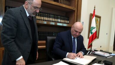 توقيع مراسيم ترقية ضباط في الأسلاك العسكرية والأمنية