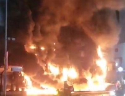 حريق في الدورة والعمل جارٍ على إخماده