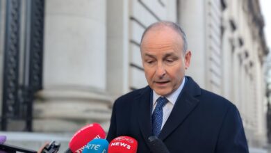 رئيس الوزراء الإيرلندي يصل إلى بيروت في زيارة رسمية تعكس متانة العلاقات الثنائية