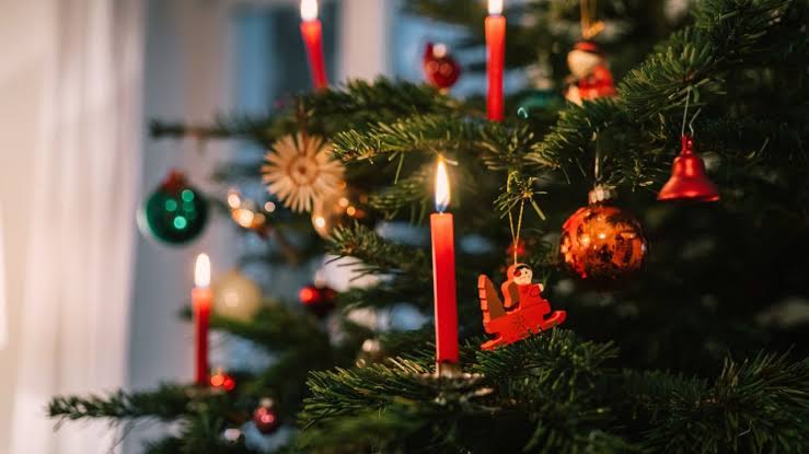 كتب غسان جواد:من يطفئ أضواء الميلاد يزرع العتمة في العقول 🎄✨