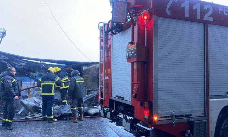 الدفاع المدني: إخماد حريق في محاذاة محطة لتوزيع المحروقات على أوتوستراد عمشيت