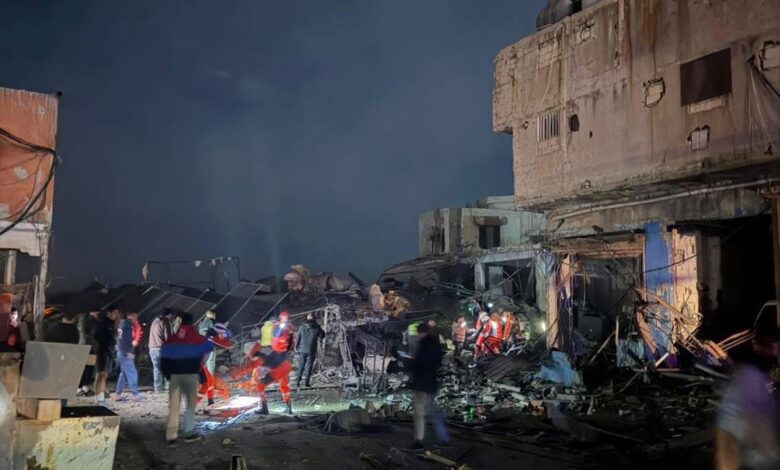 الطيران الحربي الاسرائيلي يغير على مبنى مؤلف من ثلاث طبقات في المدينة الصناعية جنوب مدينة صيدا