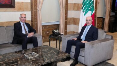 الوزير الحجار يستقبل السفير الفرنسي في مكتبه