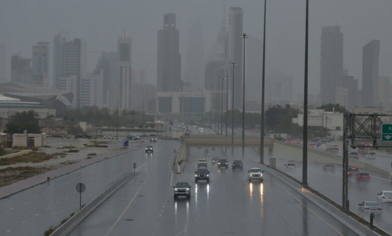 المنخفض الجوي ينحسر ظهر غد وكتل هوائية جليدية حتى الأسبوع المقبل