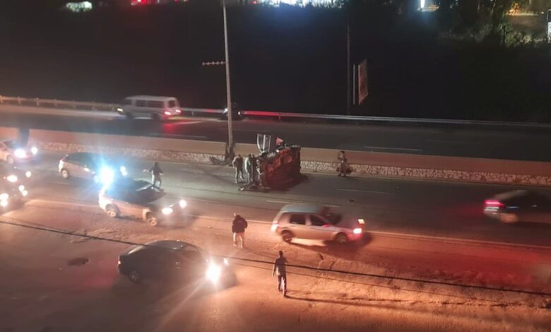 جريحان في حادث سير على أوتوستراد نهر إبراهيم