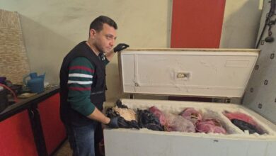 ضبط مستودع لحوم فاسدة في صور وإقفاله بالشمع الأحمر