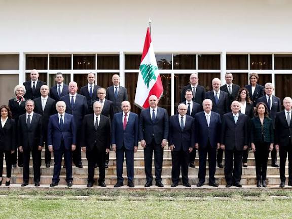 كتب اكرم كمال سريوي:الهفوات الدستورية للحكومة مستهجنة وفرصة واحدة للإنقاذ