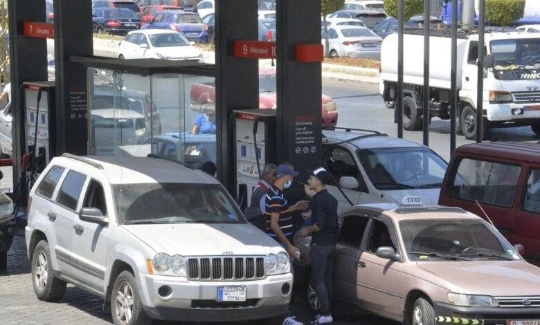 نقيب أصحاب المحطات يؤكد توافر المحروقات في لبنان وينفي تأثرها بأحداث الخليج