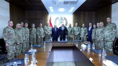 الرئيس عون بعد زيارة وزير الدفاع وقيادة الجيش في اليرزة: إذا تعرّض الجيش للاهتزاز فالوطن بأسره سيتعرّض للخطر وسأقف سدّاً منيعاً عند التعرّض لهذه المؤسسة العسكرية ومن هو على رأسها