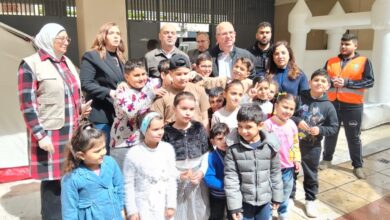 الوزير حيدر يجول على النازحين في بيروت