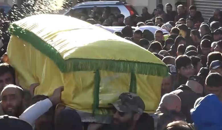 تقرير مصور |  في موكب مهيب… النبي شيت تشيّع شهداء العدوان الصهيوني