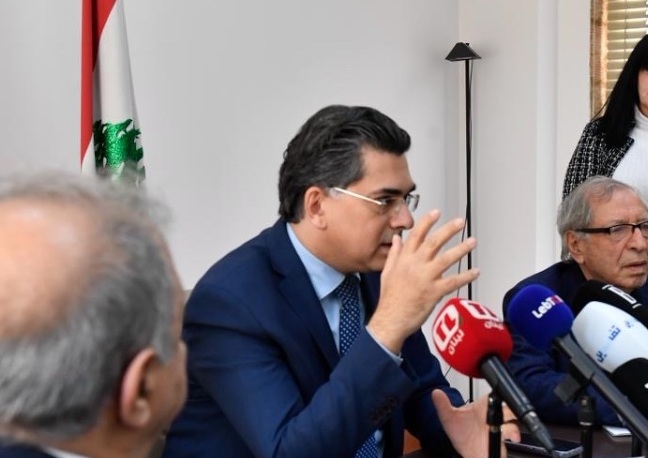 غارة إسرائيلية تستهدف مبنى سكنيًا في الضاحية الجنوبية لبيروت وتخلّف أضرارًا كبيرة