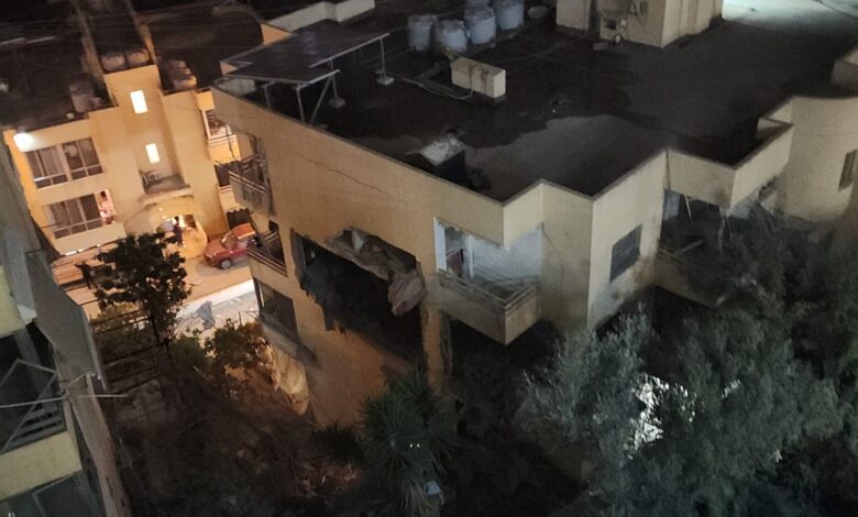 استهداف العدو لشقة في منطقة تلال عين سعادة