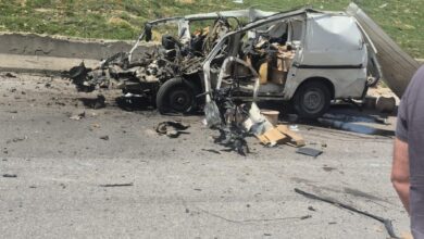 الطيران المسير المعادي استهدف باصا صغيرا على طريق ضهر البيدر