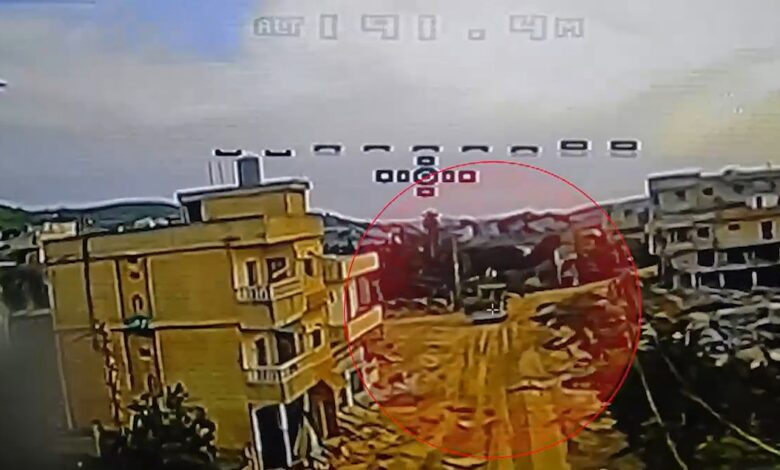 بالفيديو | المقاومة الإسلامية استهدفت آلية هندسية إسرائيلية في بنت جبيل بمحلّقة انقضاضية