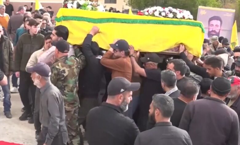 تقرير مصور | حزب الله وأهالي يونين يشيّعون الشهيد حمزة حيدر درّة في موكب وفاء حاشد