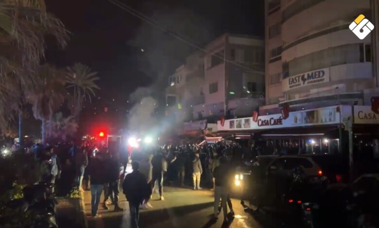 تقرير مصور | مسيرة معادية تستهدف كورنيش صيدا… شهداء وجرحى في قلب الحياة المدنية