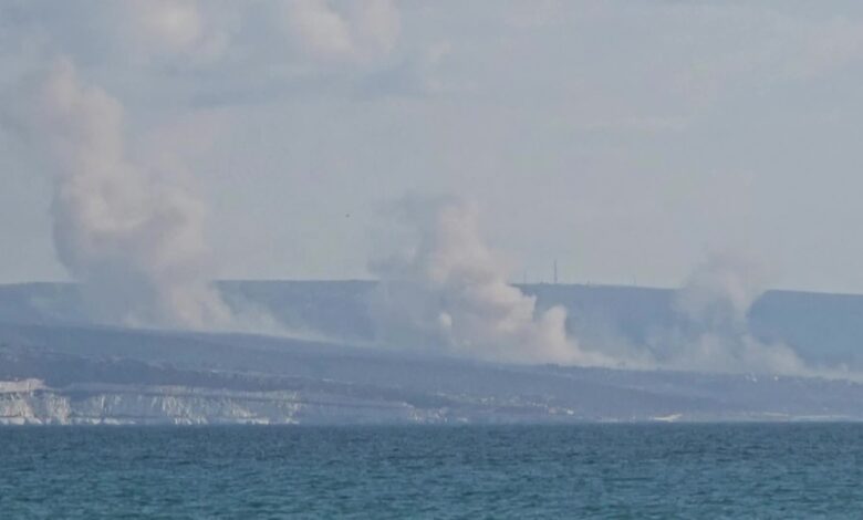 غارات وقصف مدفعي إسرائيلي يطال بلدات الجنوب ويوقع إصابات ويُدمّر منازل