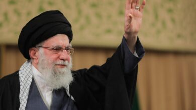 مراسلنا حسن خليفة ينقل لنا المشهد من سفارة الجمهورية الاسلامية الايرانية في بيروت