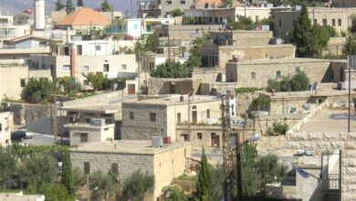 اعتصام للنازحين في مدرسة بعلول الرسمية احتجاجاً على تردي الخدمات وسوء الوجبات الغذائية