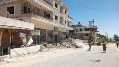 بالصور| قوة من الجيش اللبناني وفوج الهندسة تعمل حاليا على تأمين الطريق الذي يربط دبين بمرجعيون وابل السقي والخيام