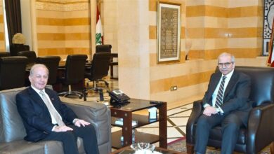 رئيس الحكومة للسفير الأميركي : لا أحد يفاوض عن لبنان