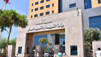 كرامي تصدر تعميما حول تنظيم امتحانات نهائية تعويضية لطلاب المناطق المستهدفة والمتضررين من العدوان