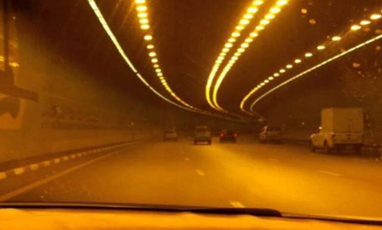 أعمال تنظيف داخل ‎أنفاق المطار باتجاه بيروت.. وتحويل السير