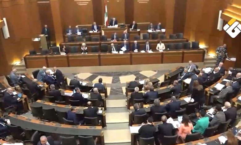 تقرير مصور | النواب يستأنفون الجلسة التشريعية بعد إقرار الأحكام الاستثنائية للشهادات وشرعة التقاعد
