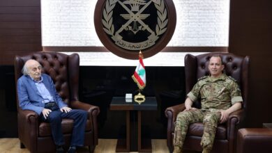 جنبلاط بعد لقائه قائد الجيش: تعزيز الوحدة الوطنية والتضامن الداخلي في هذه المرحلة الدقيقة