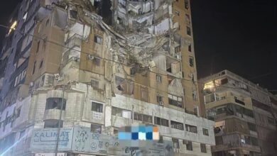 لبنان | انهيار مبنى في منطقة بئر العبد بالضاحية الجنوبية لبيروت بعد أن تعرض لاستهداف سابق خلال الحرب
